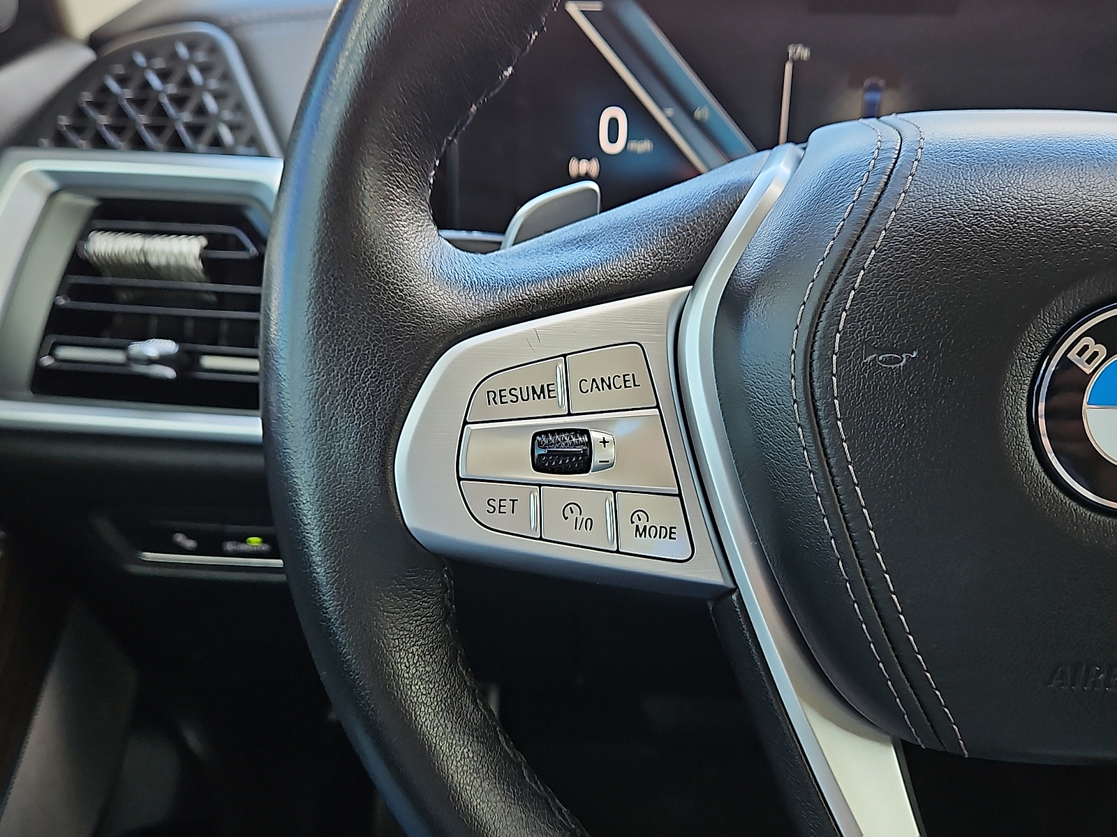 2026 BMW X7 photo 21 of 23