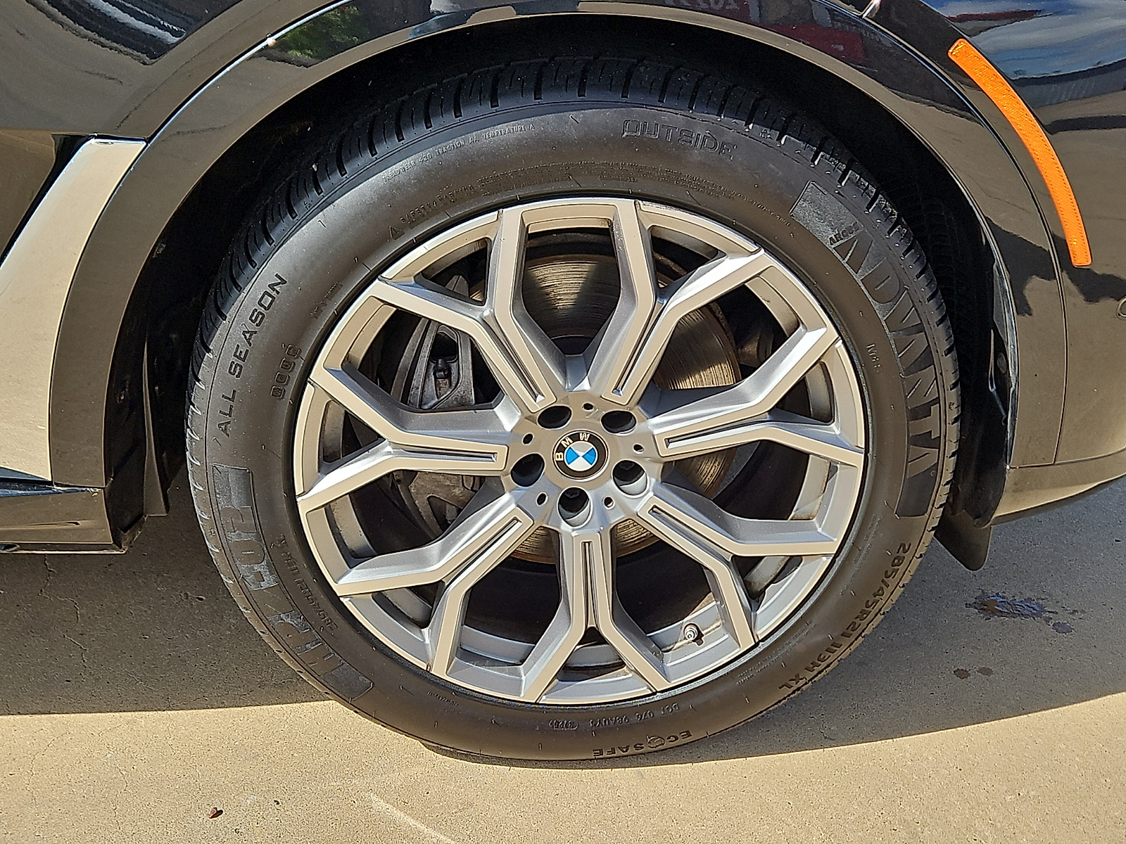 2026 BMW X7 photo 5 of 23