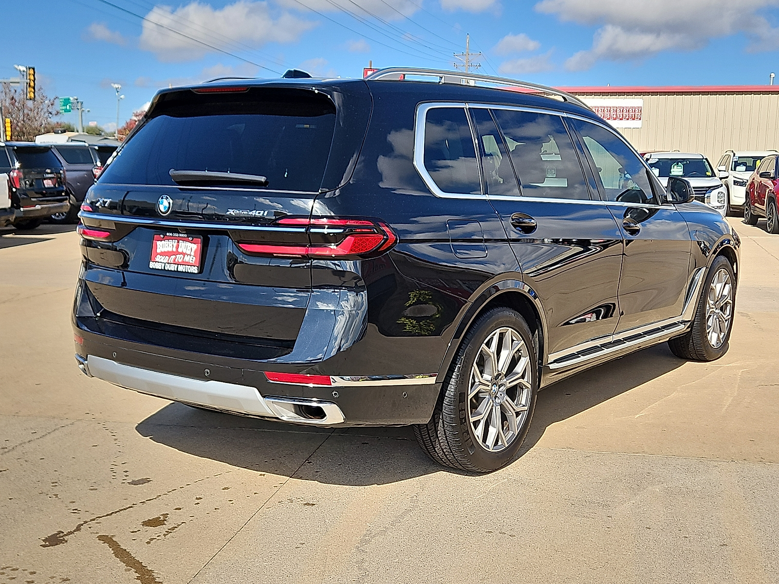 2026 BMW X7 photo 3 of 23