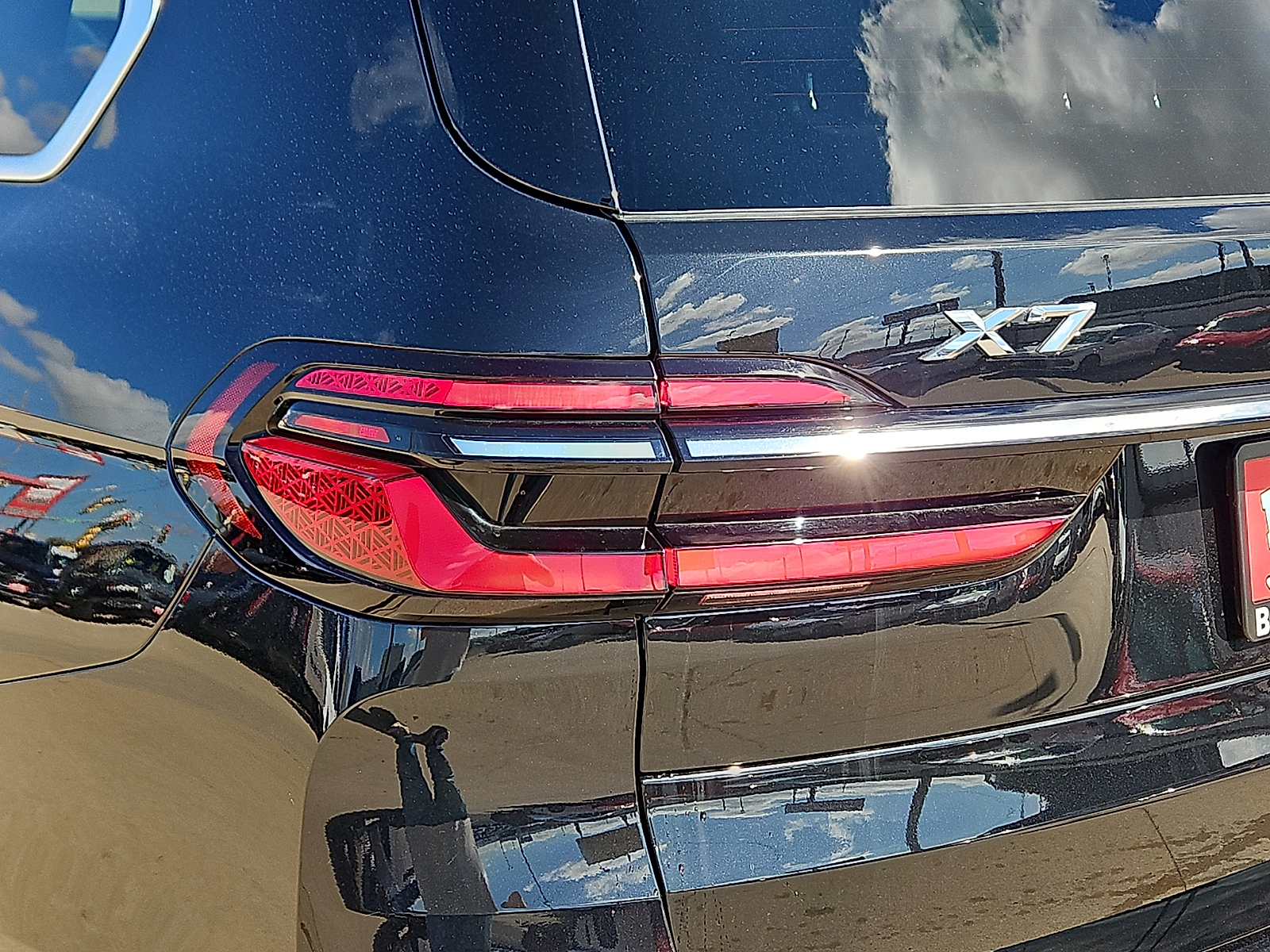 2026 BMW X7 photo 7 of 23