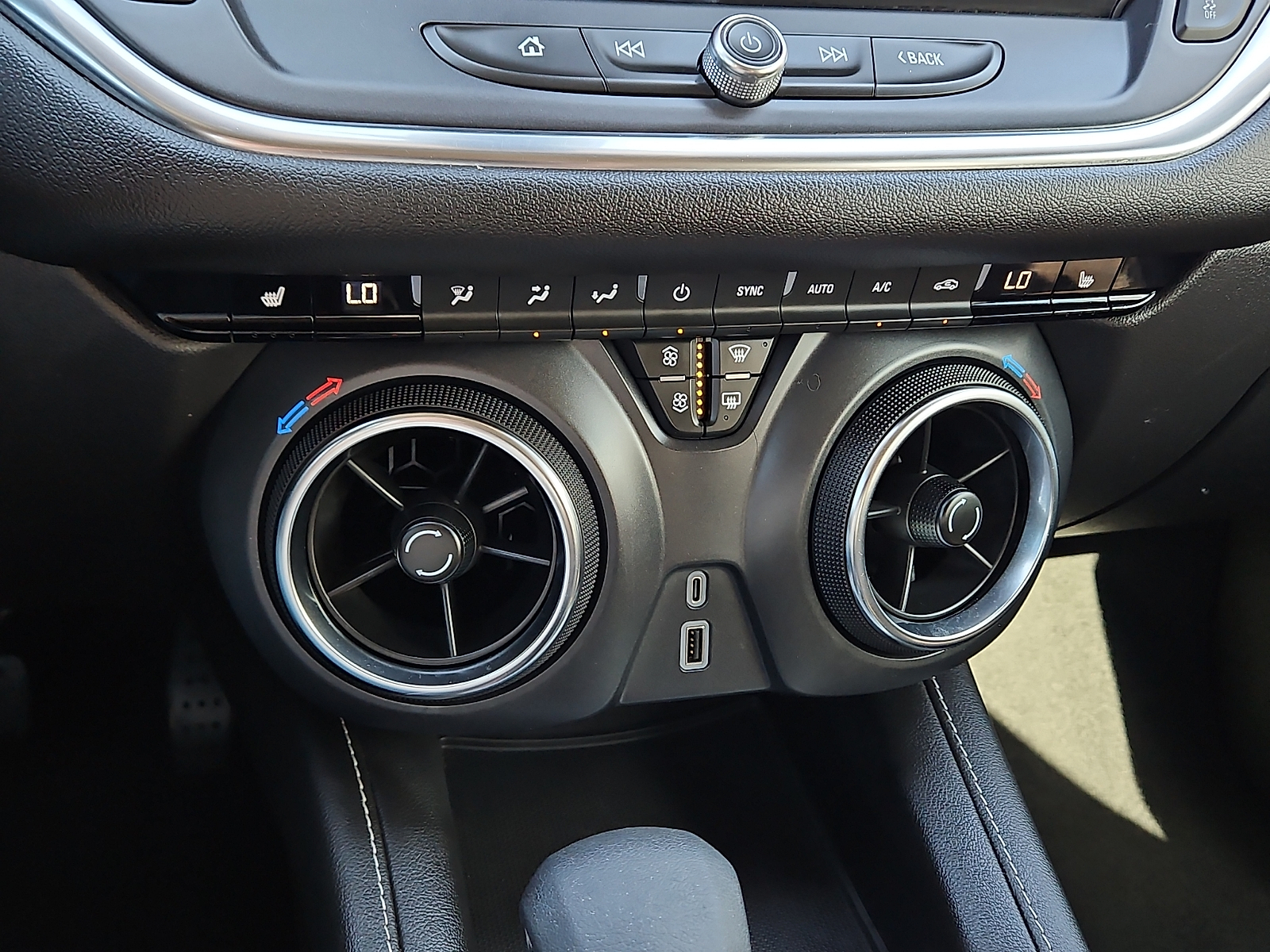 2025 Chevrolet Blazer photo 14 of 20
