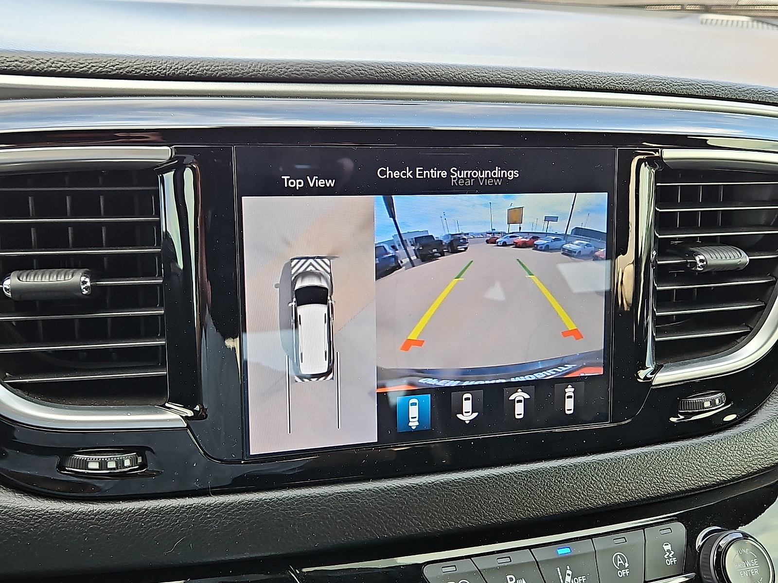 2019 Chrysler Pacifica photo 18 of 22