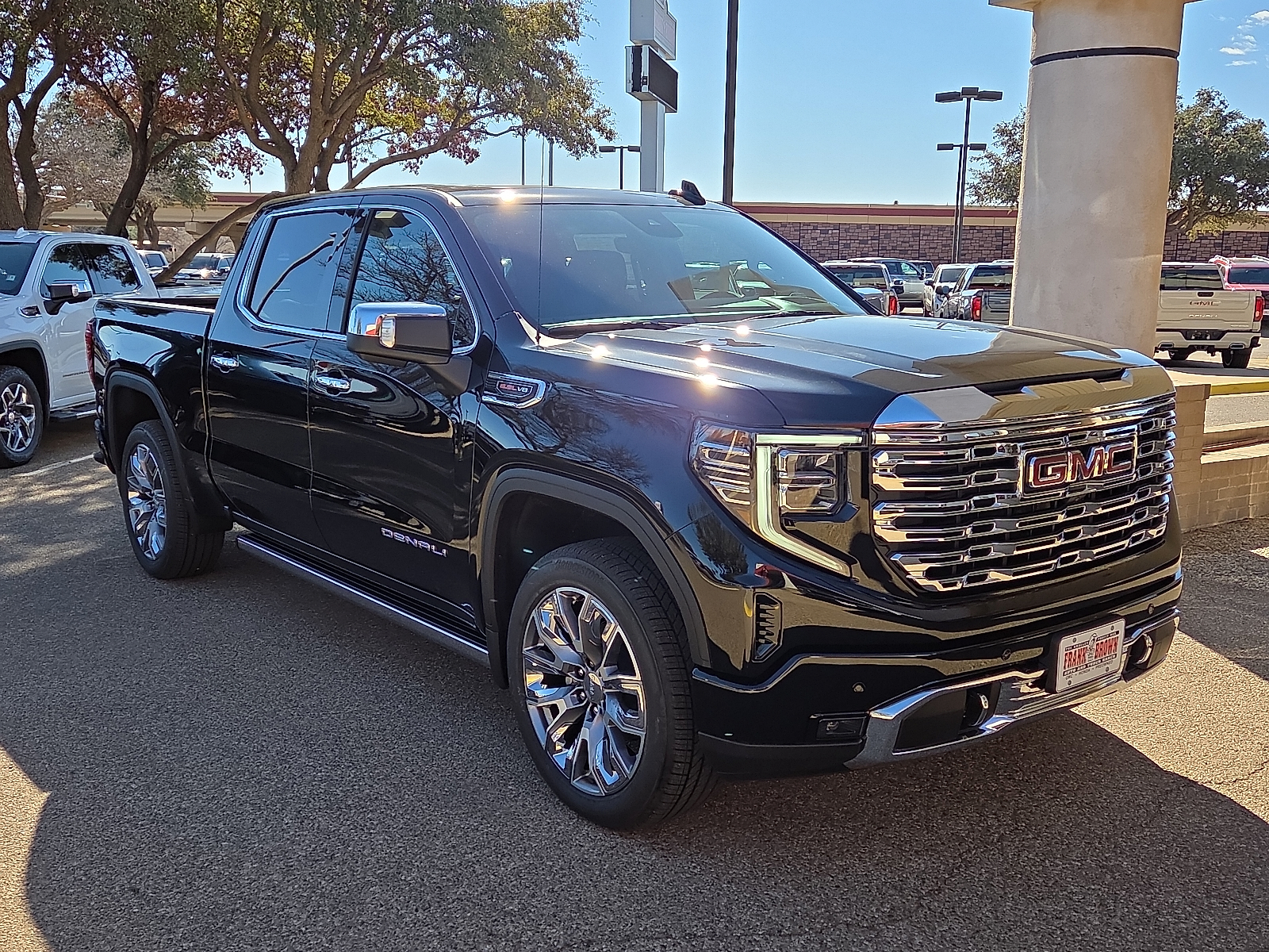 View vehicle photo 5