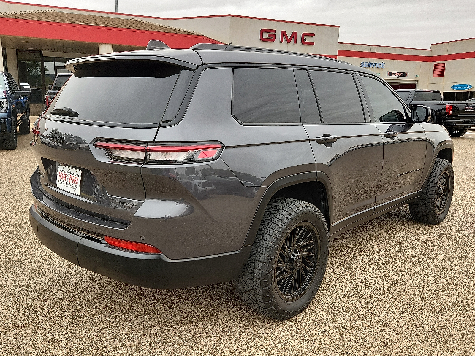 View vehicle photo 3
