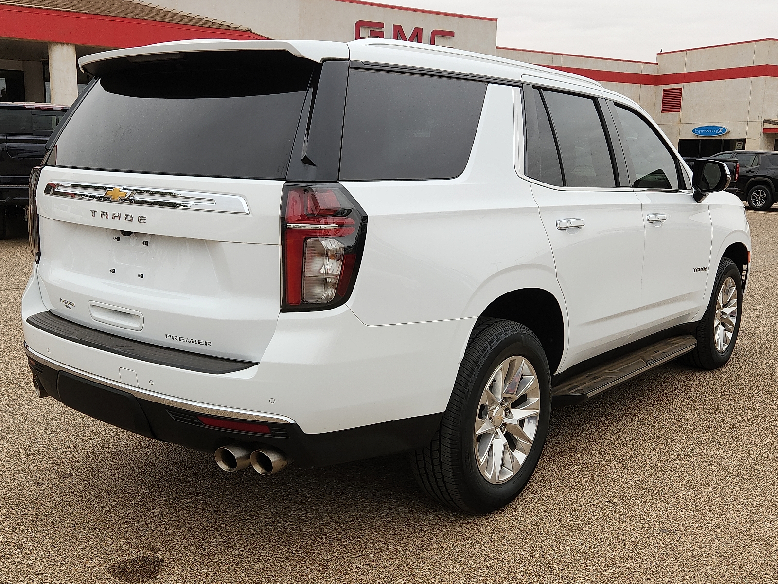 View vehicle photo 3
