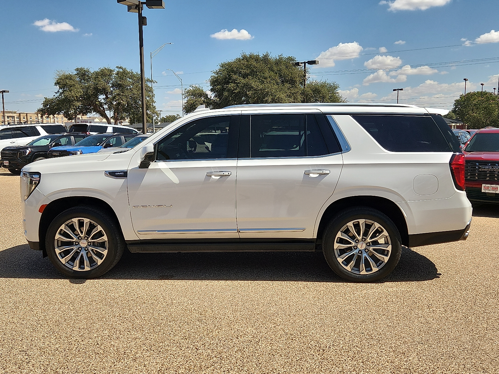 2021 GMC Yukon Denali 4WD