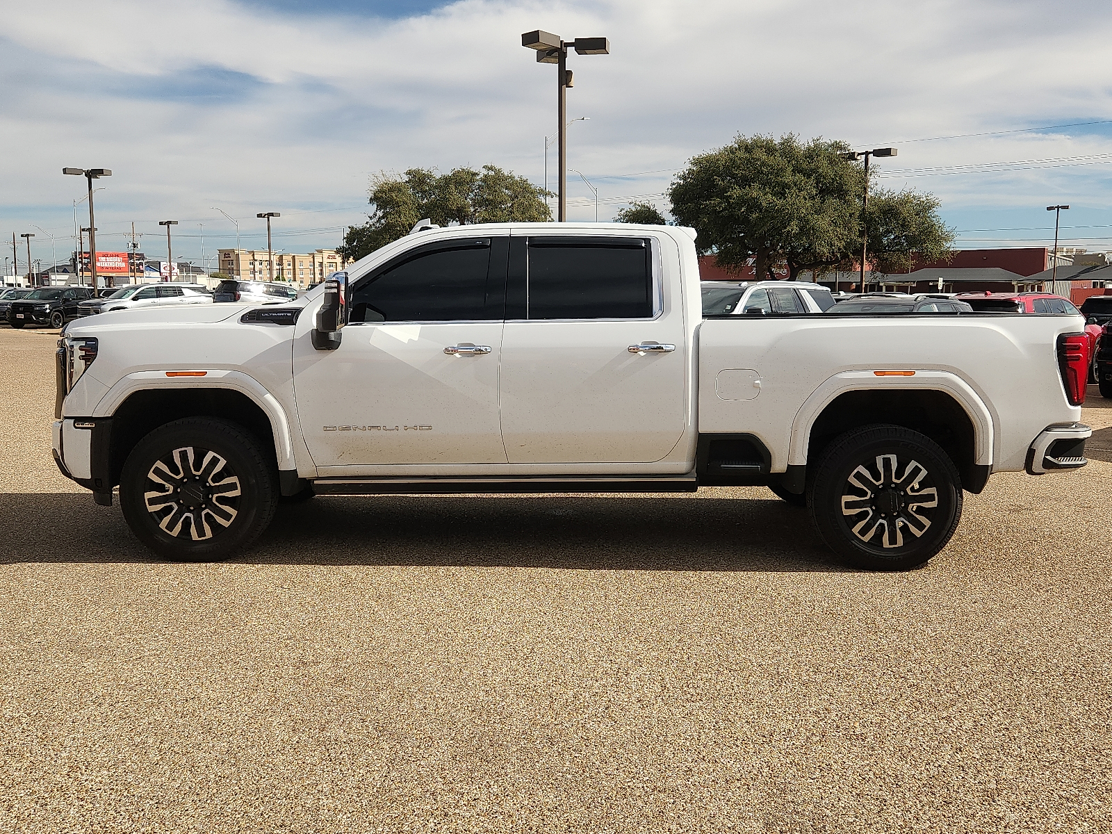 2025 GMC Sierra 3500HD Denali Ultimate Crew Cab 4WD