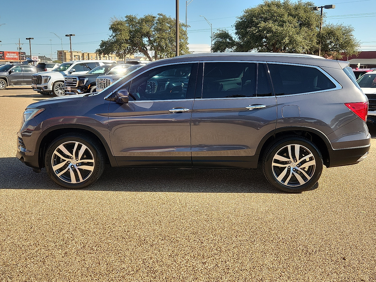 Gray 2018 Honda Pilot SUV / Crossover Front-Wheel Drive 9-Speed Automatic
