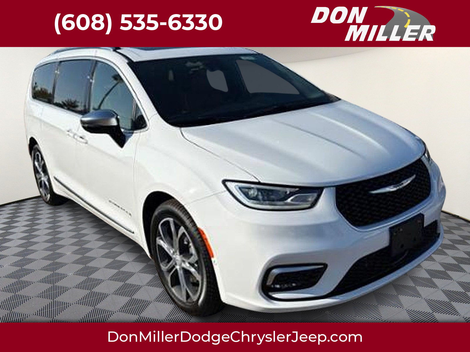 Bright White Clearcoat 2026 Chrysler Pacifica Minivan Front-Wheel Drive Automatic