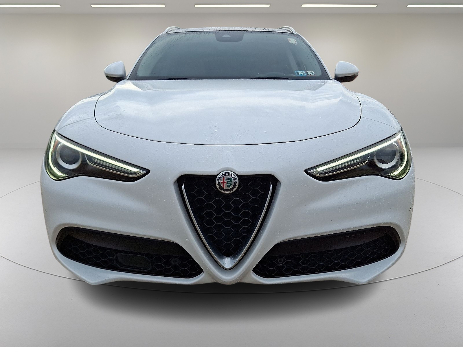 2018 Alfa Romeo Stelvio Ti photo 3