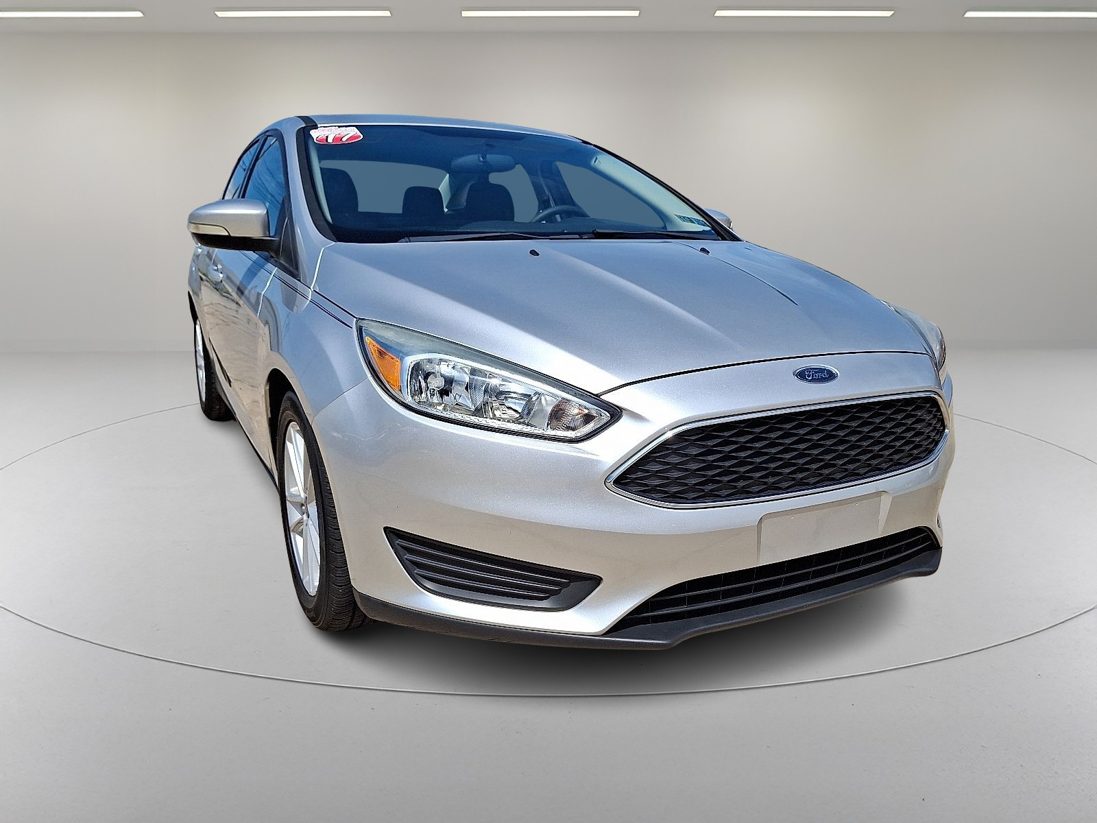 2017 Ford Focus SE photo 2