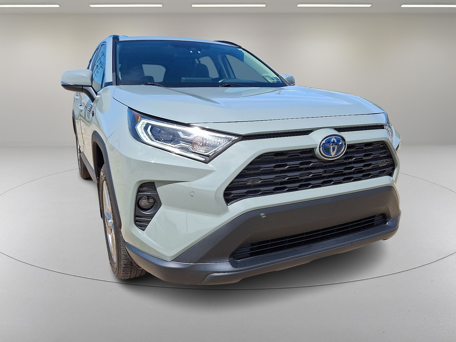 2021 Toyota RAV4 Hybrid XLE Premium photo 2