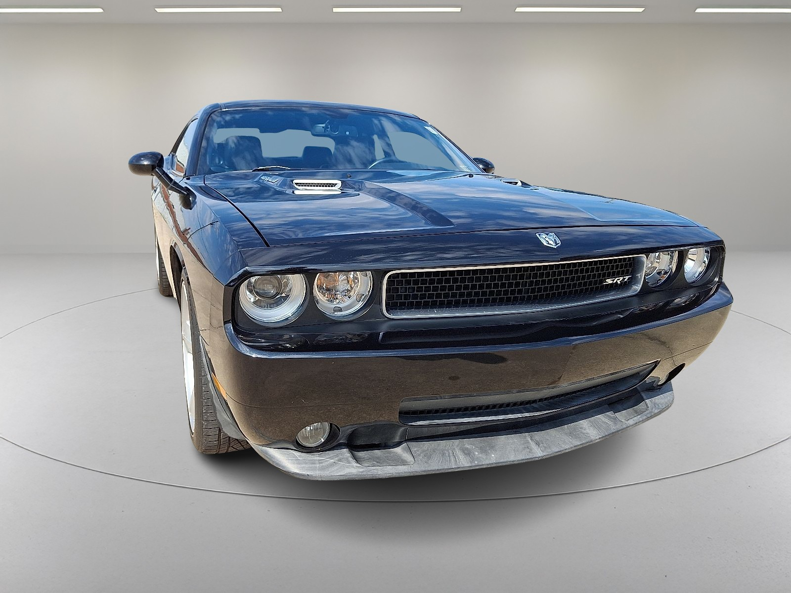 2009 Dodge Challenger SRT8 photo 2
