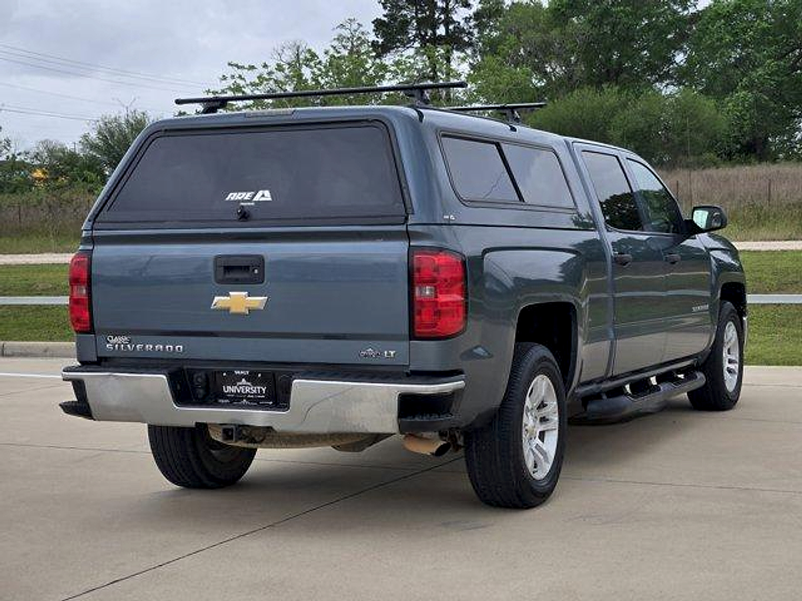 View vehicle photo 4