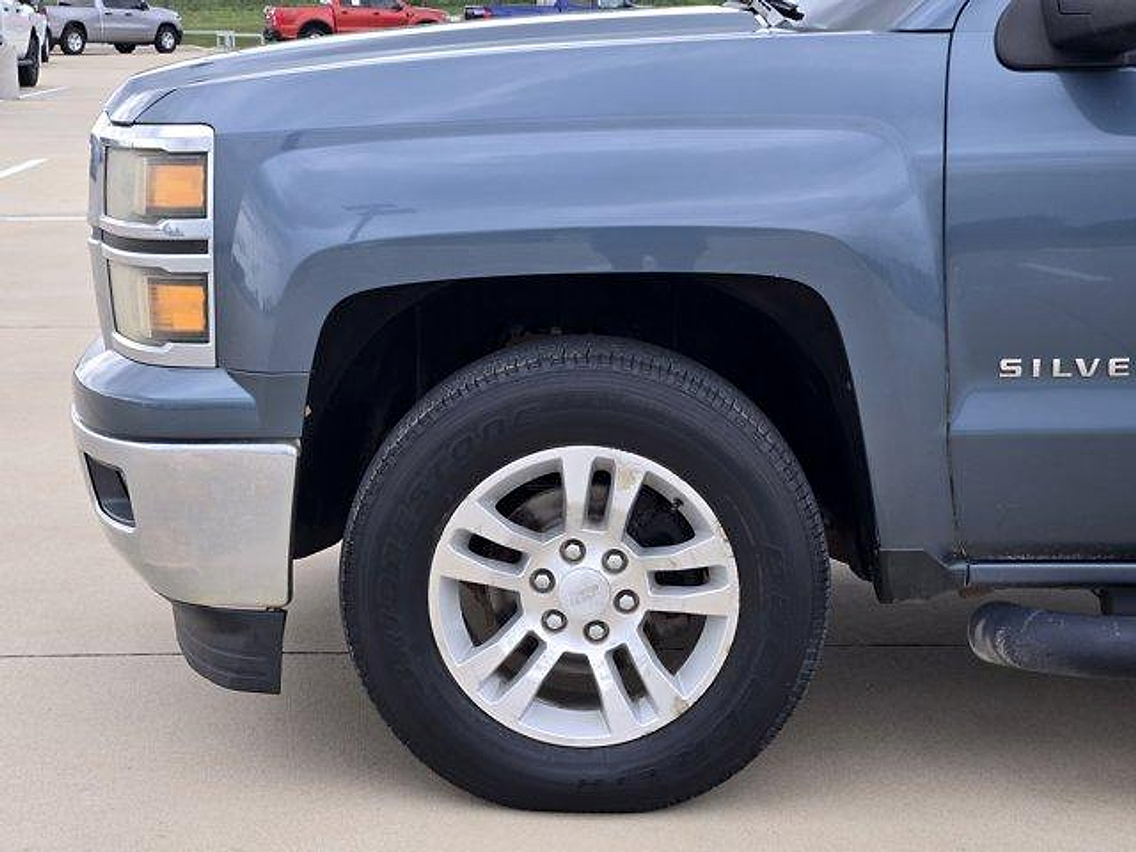 View vehicle photo 5