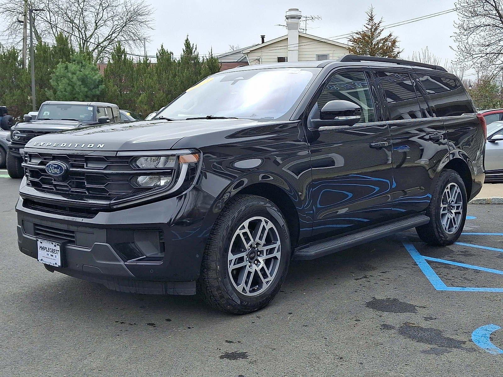 View vehicle photo 3