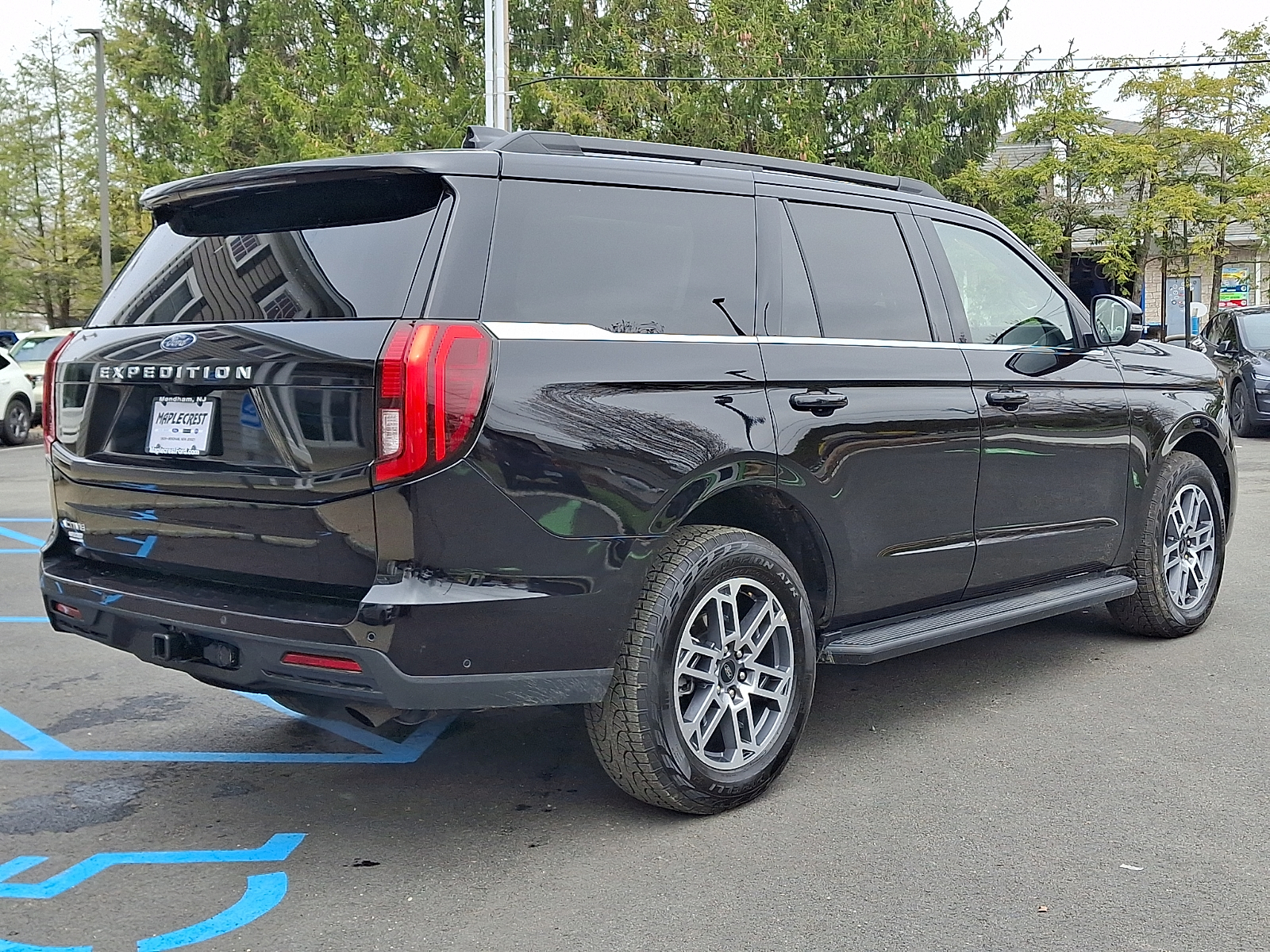 View vehicle photo 6