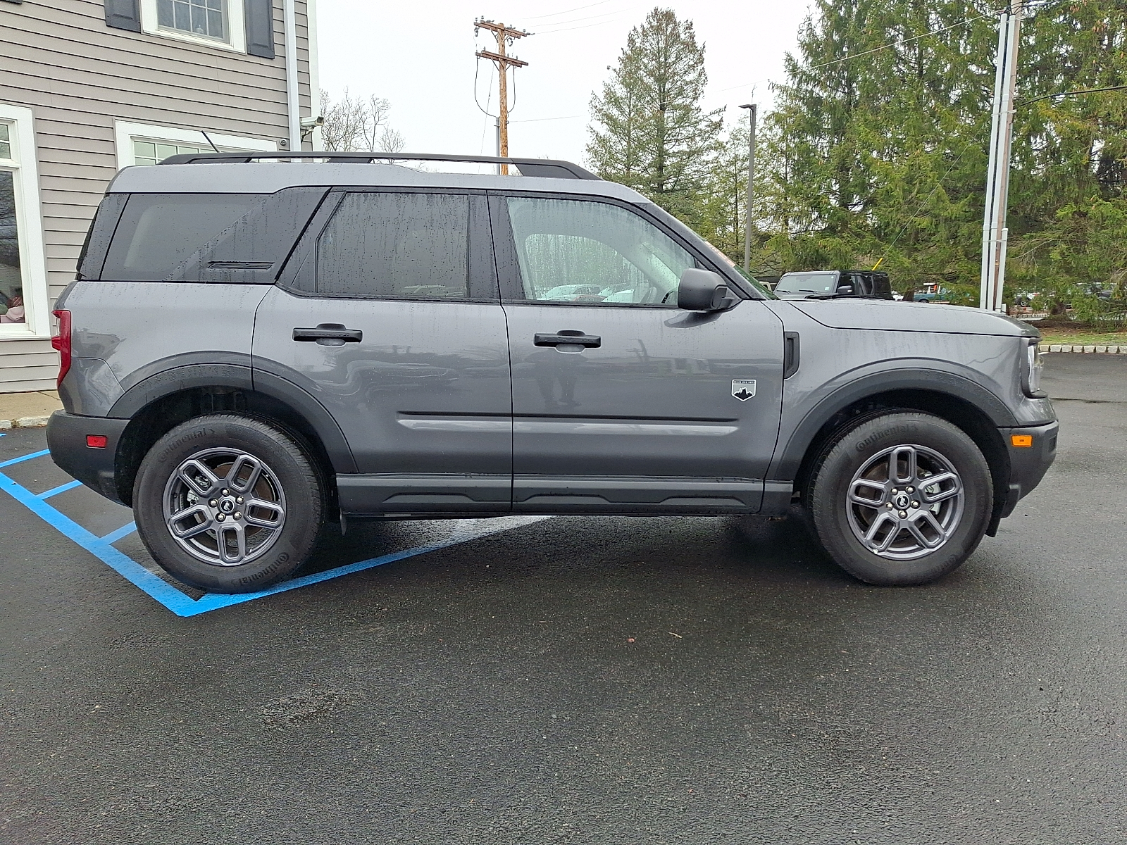 View vehicle photo 7