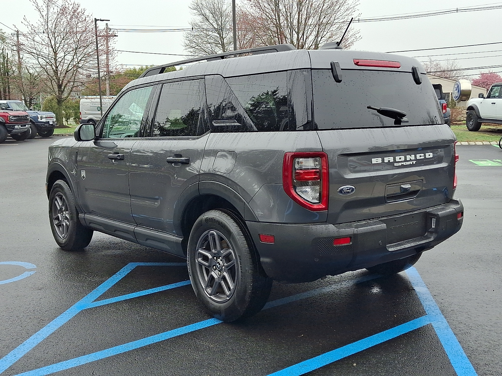 View vehicle photo 4