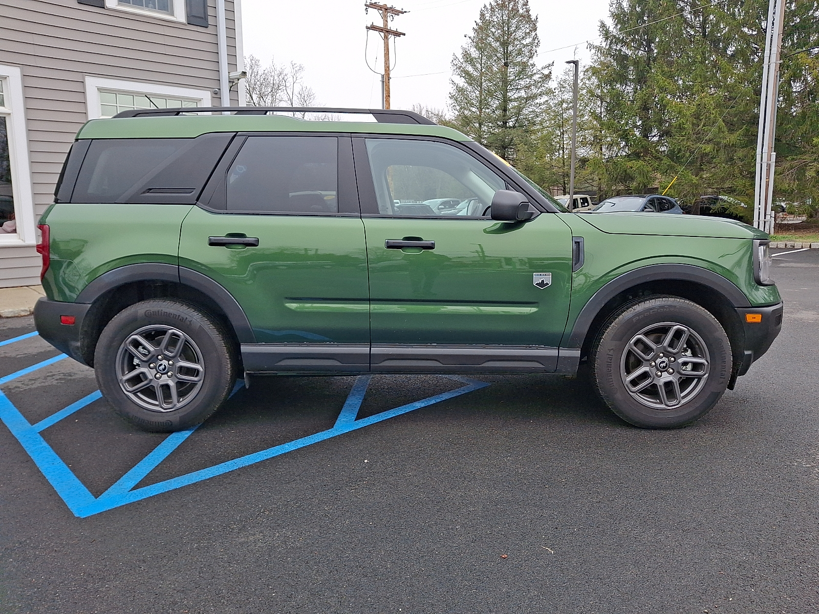 View vehicle photo 7