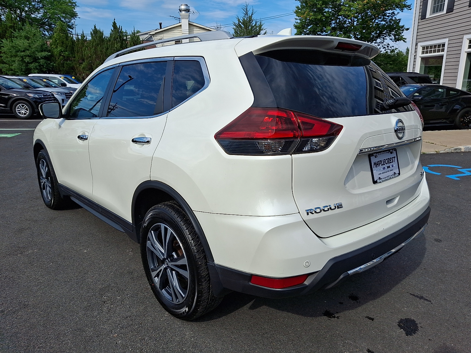 View vehicle photo 7