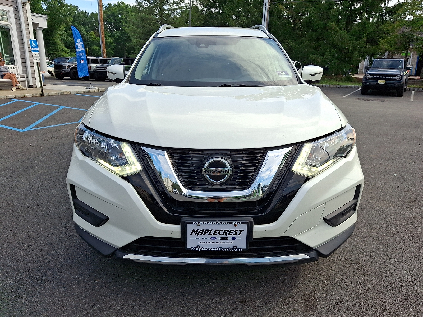 View vehicle photo 2