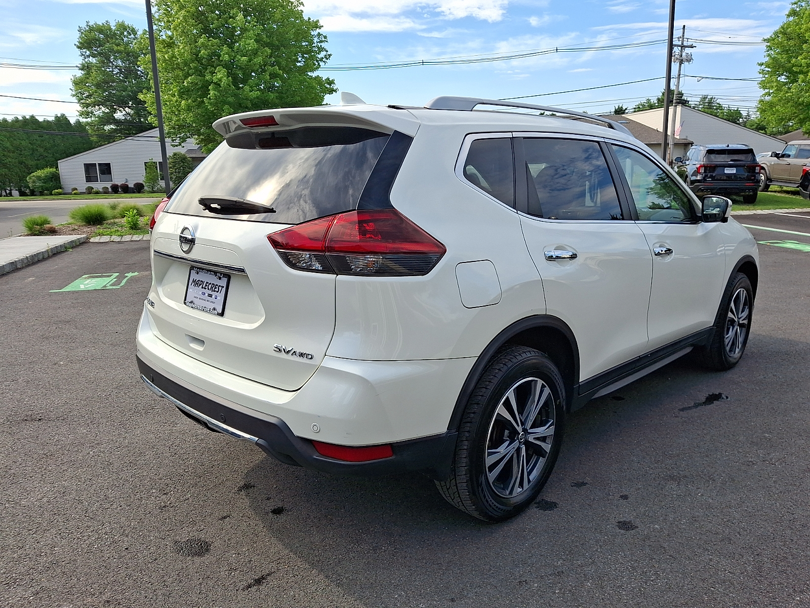 View vehicle photo 5