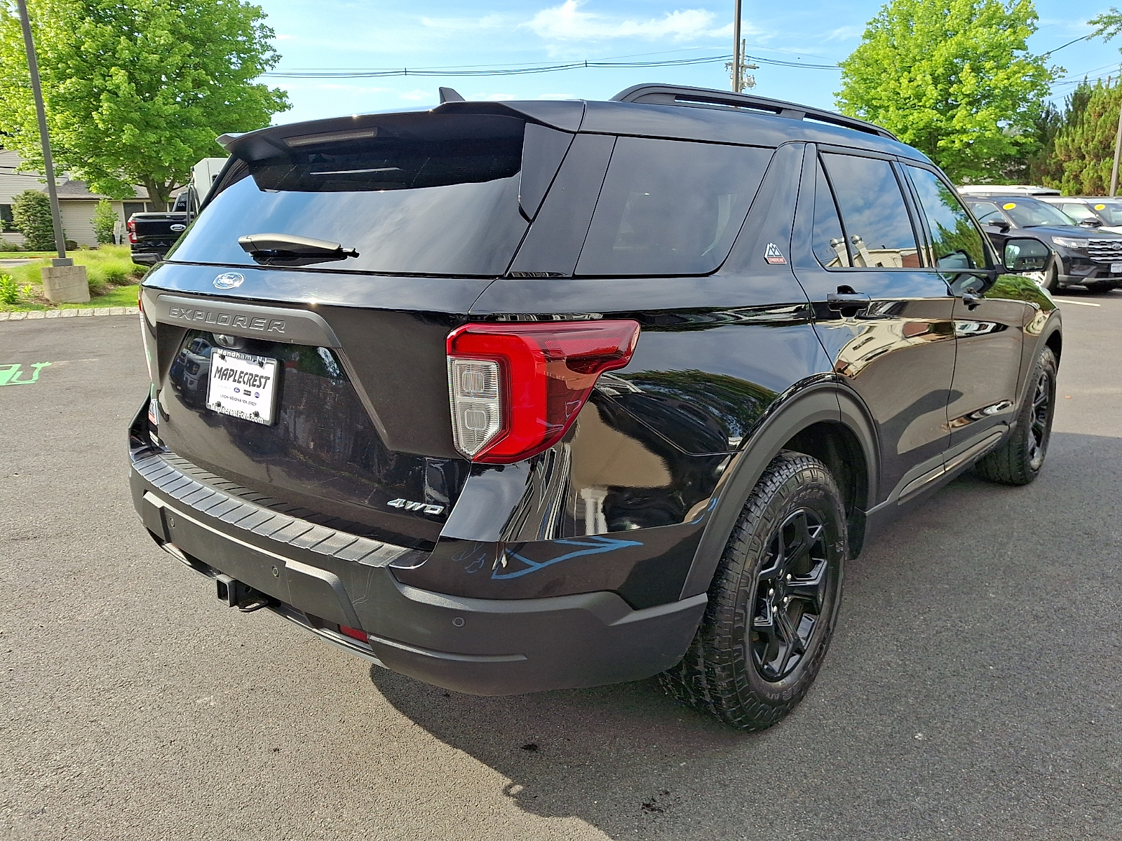 View vehicle photo 5