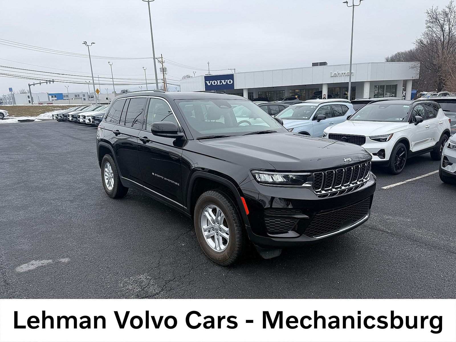 2023 Jeep Grand Cherokee Laredo 4WD