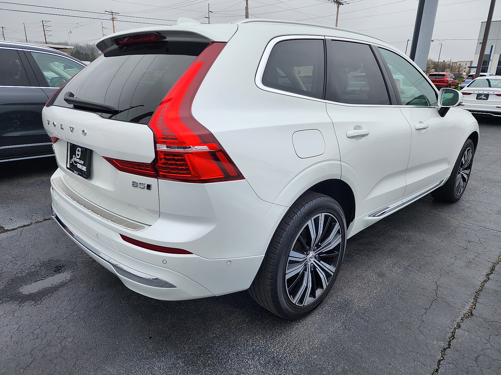 View vehicle photo 6