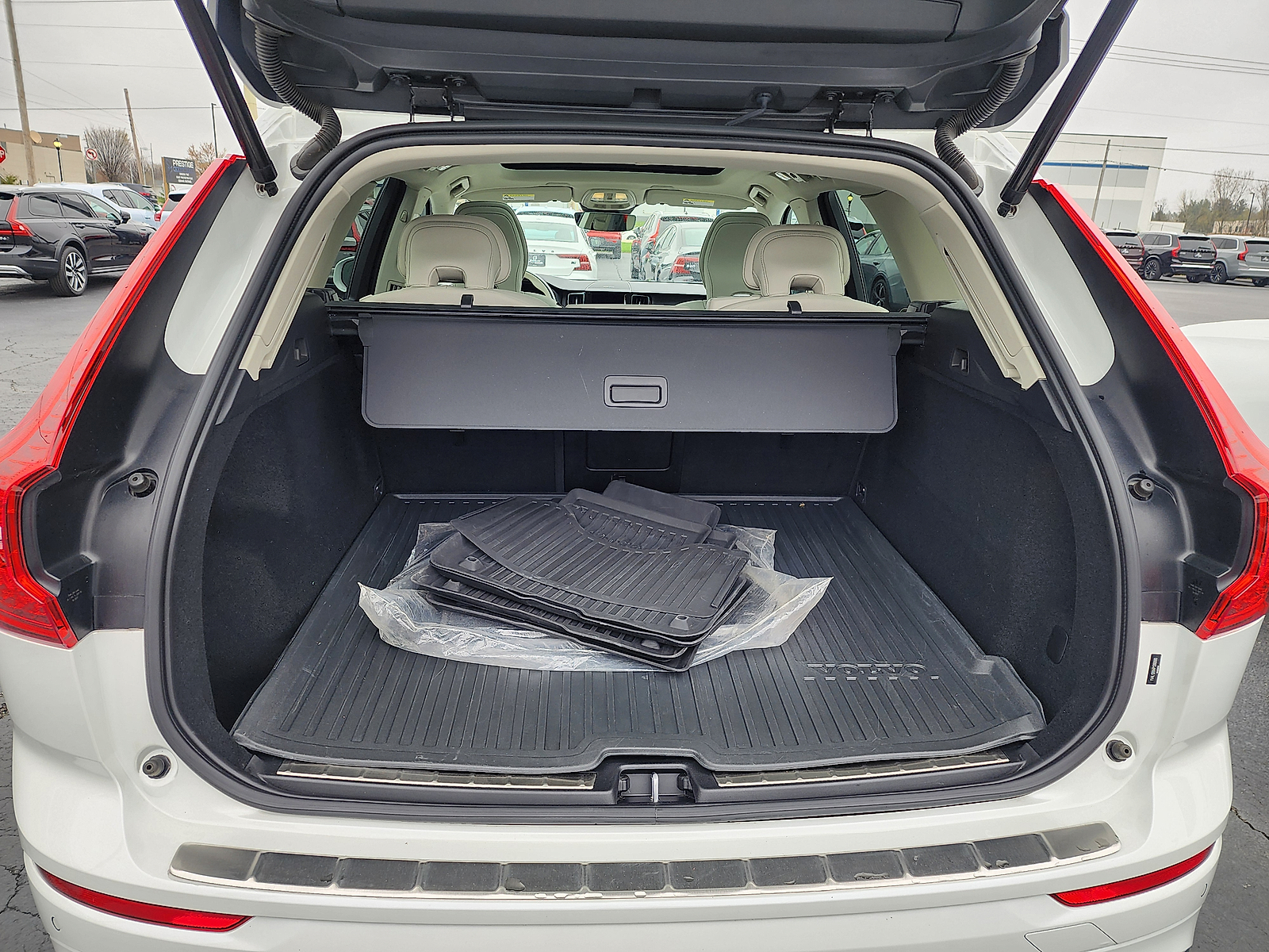 View vehicle photo 5