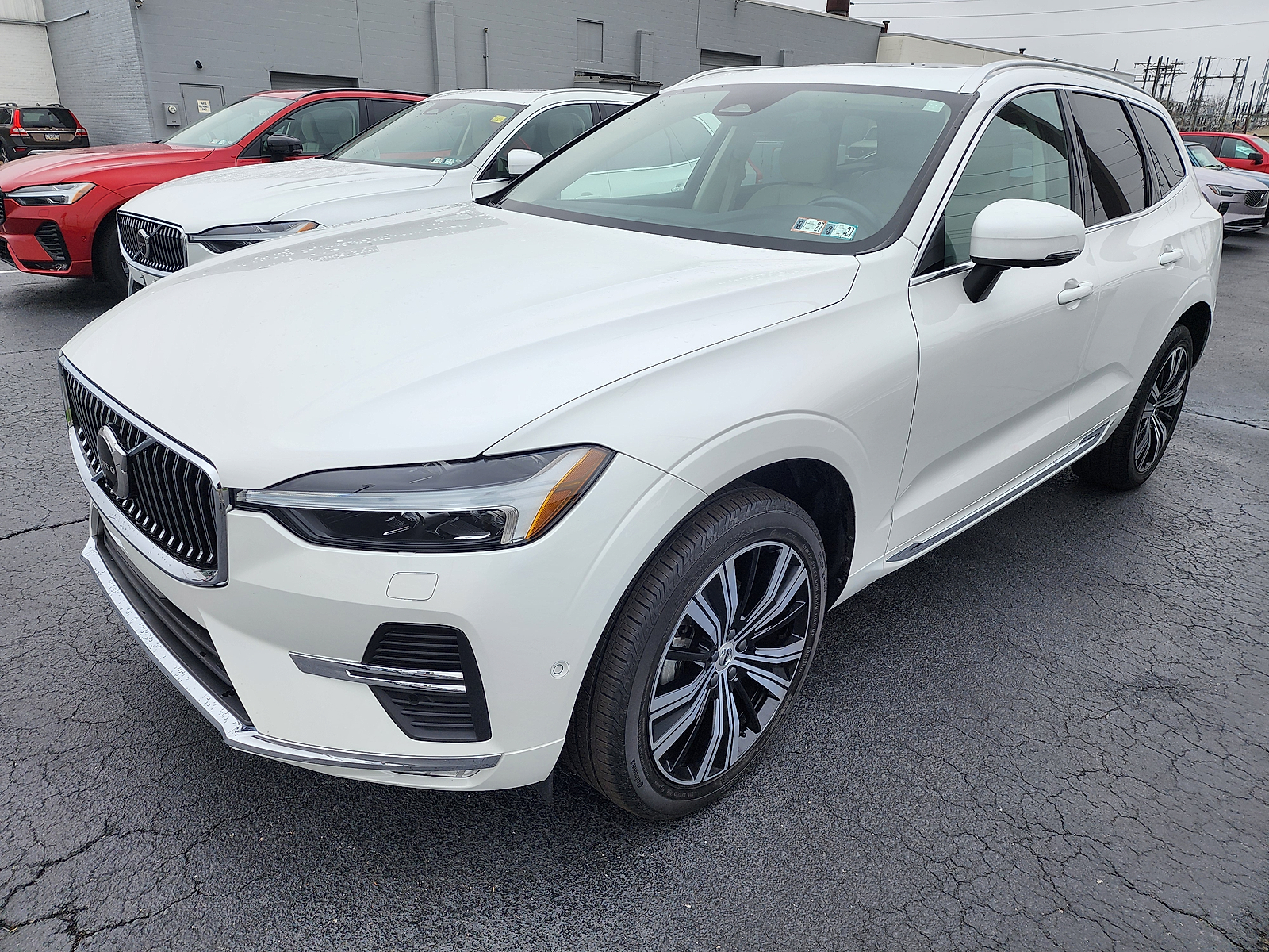 View vehicle photo 7