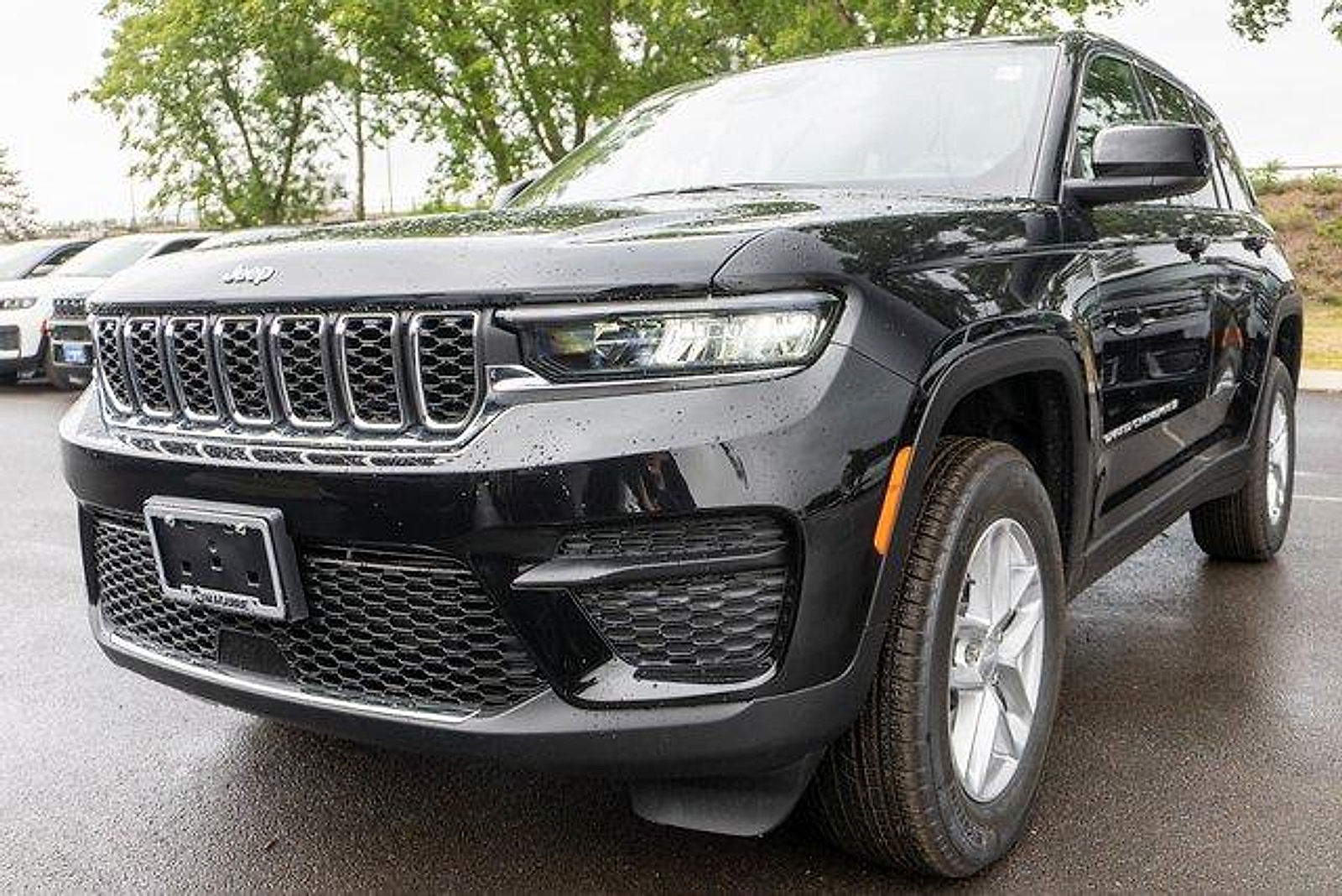 Diamond Black Crystal Pearlcoat 2026 Jeep Grand Cherokee SUV / Crossover Four-Wheel Drive Automatic