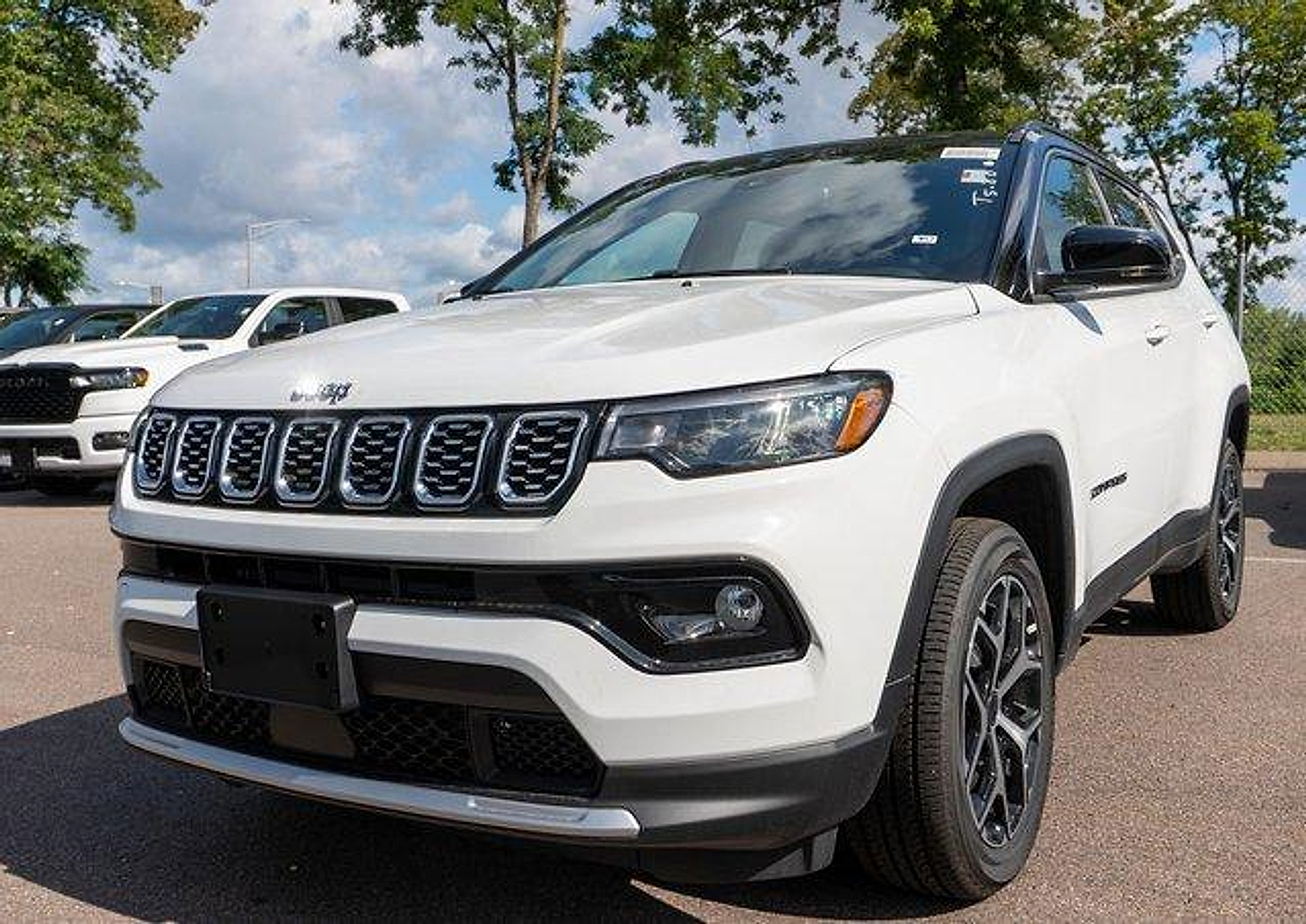 Bright White Clearcoat 2026 Jeep Compass SUV / Crossover Four-Wheel Drive Automatic