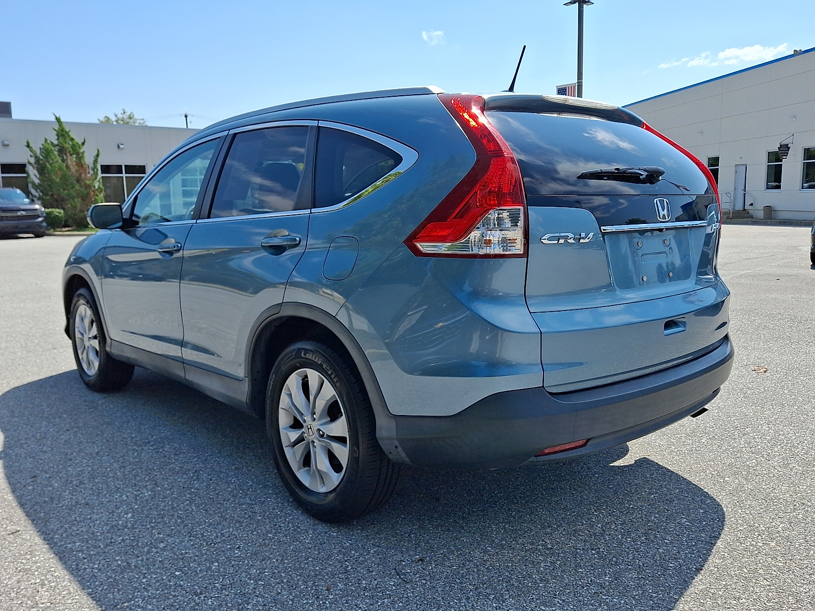 View vehicle photo 4