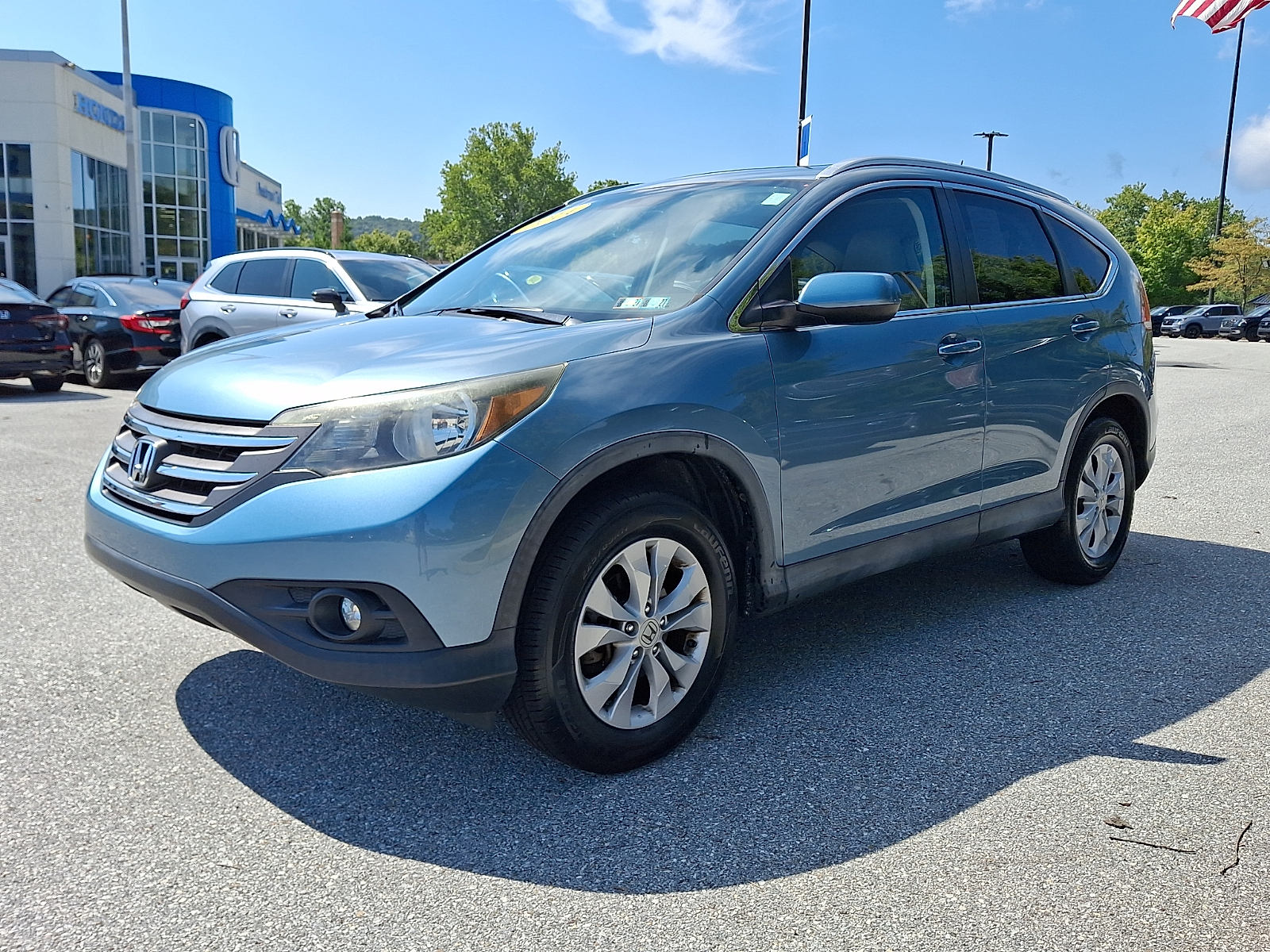View vehicle photo 3