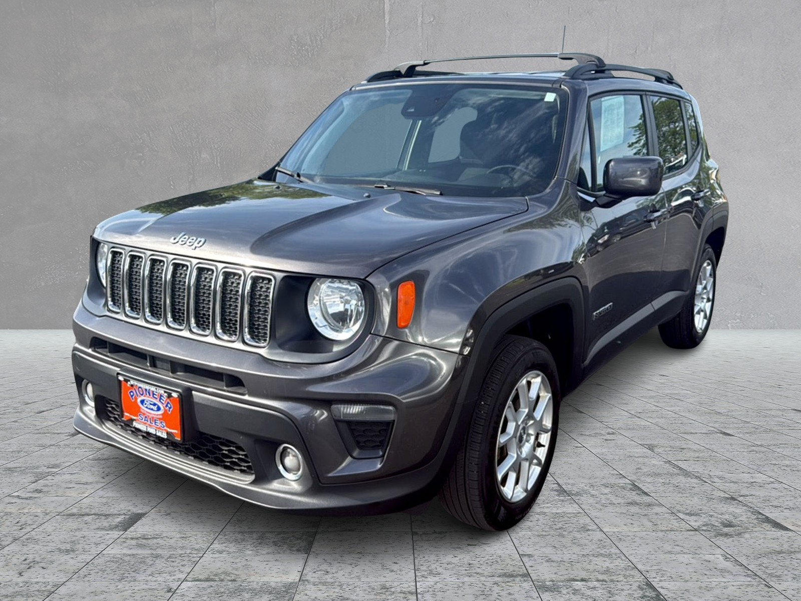 Gray (Granite Crystal Metallic Clearcoat) 2021 Jeep Renegade Latitude 4WD SUV / Crossover Four-Wheel Drive Automatic