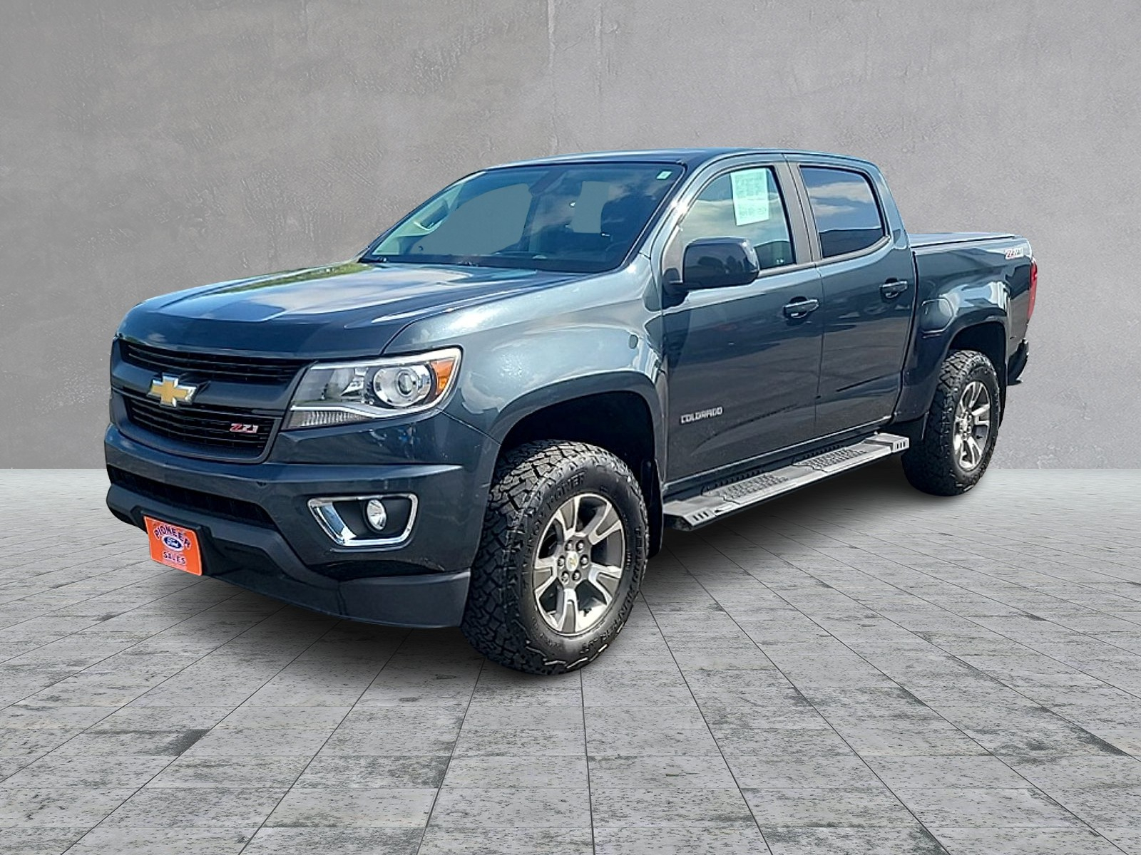 Gray (Graphite Metallic) 2017 Chevrolet Colorado Z71 Crew Cab 4WD Pickup Truck Four-Wheel Drive Automatic