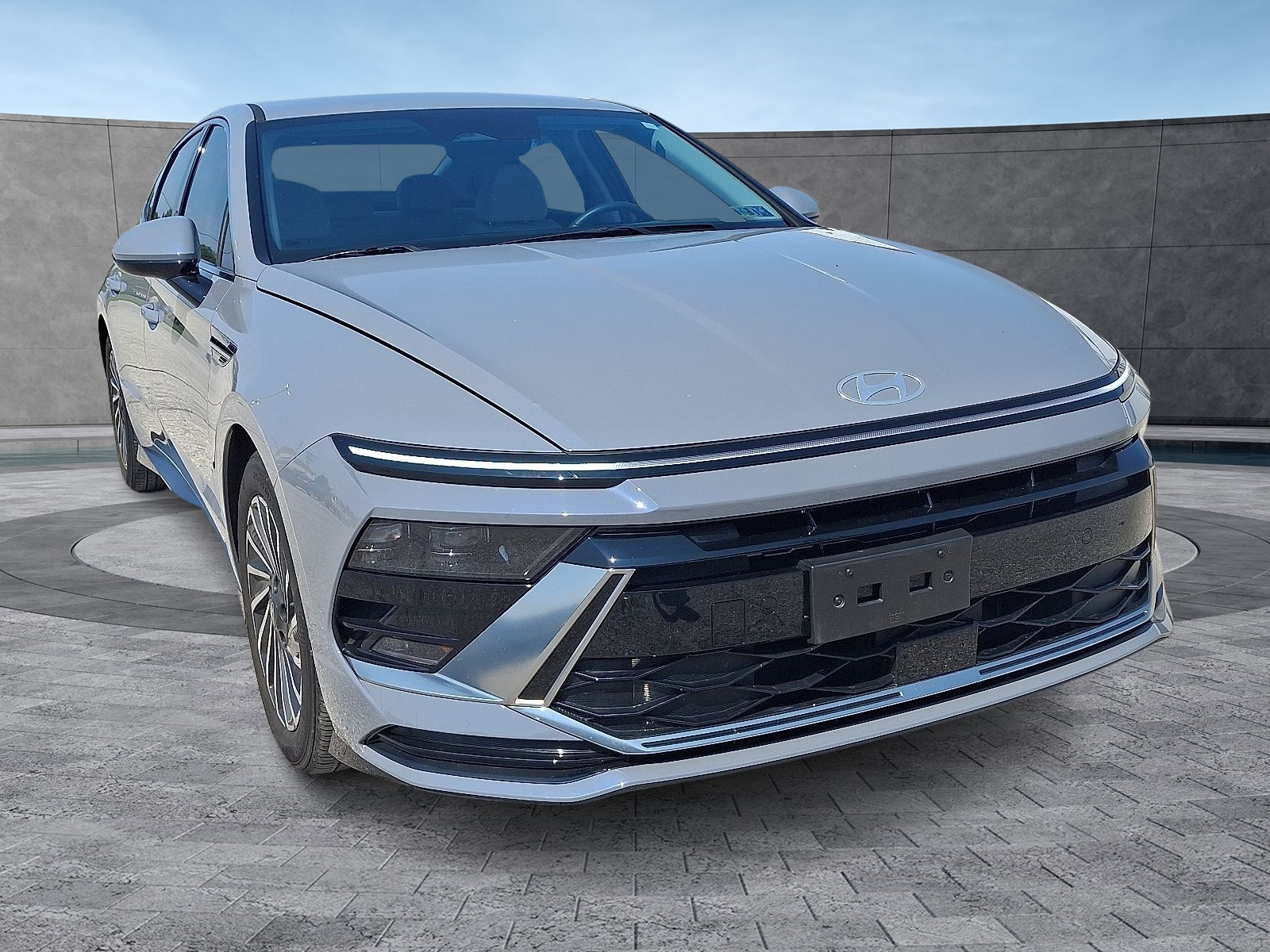 2024 Hyundai Sonata Hybrid SEL photo 2