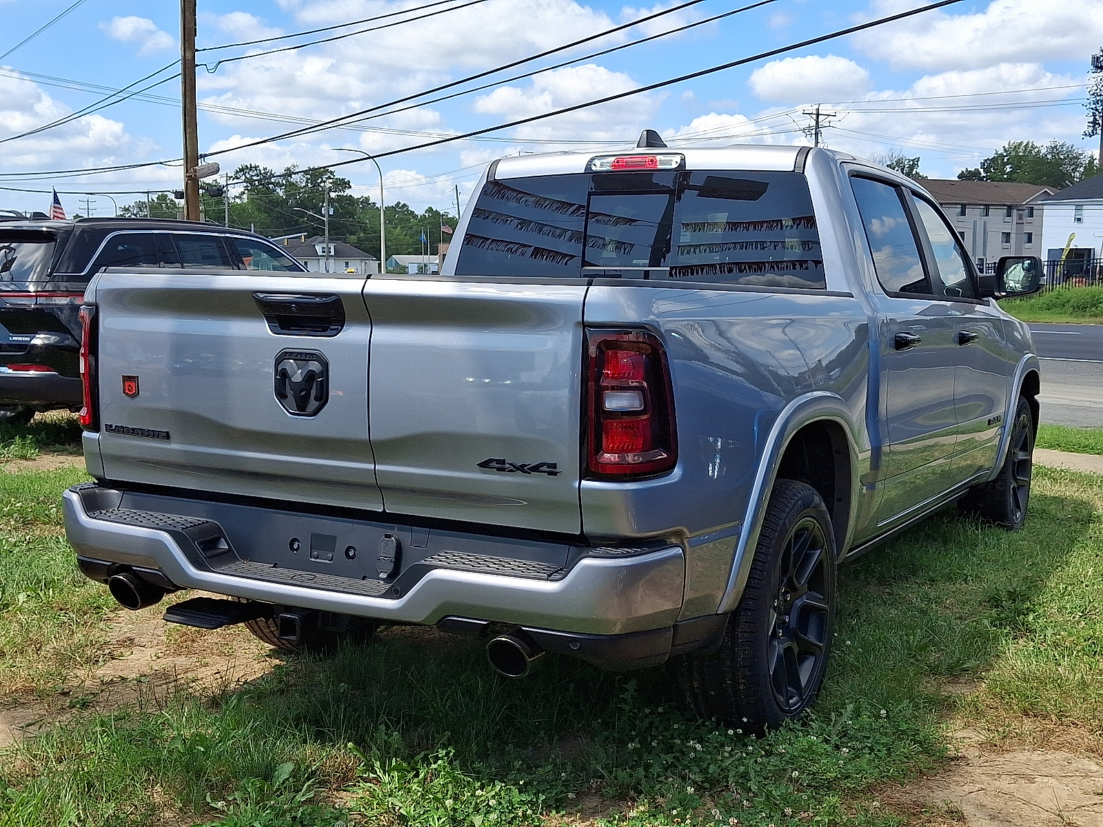 View vehicle photo 4