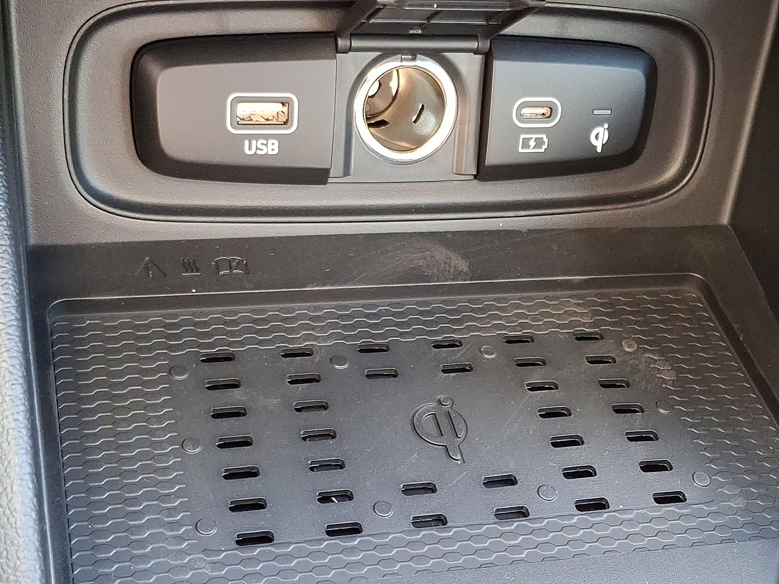 new 2025 Hyundai Venue car, priced at $26,070