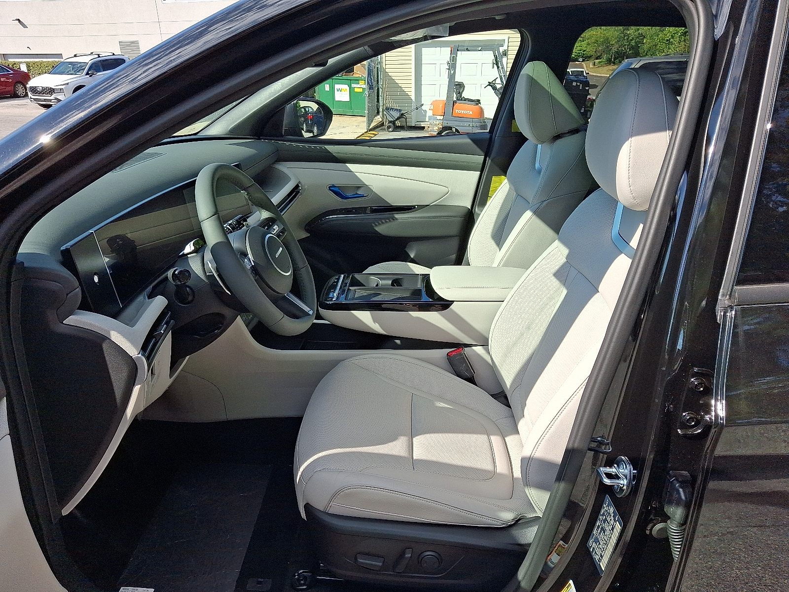 new 2025 Hyundai Tucson Hybrid car, priced at $43,835