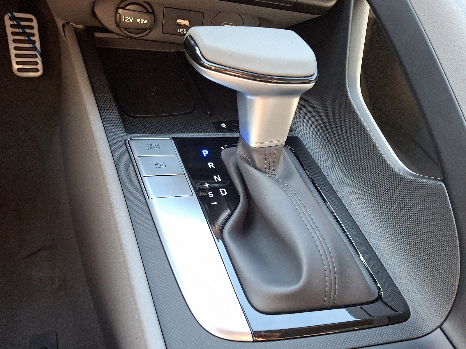 new 2025 Hyundai Elantra car, priced at $25,660