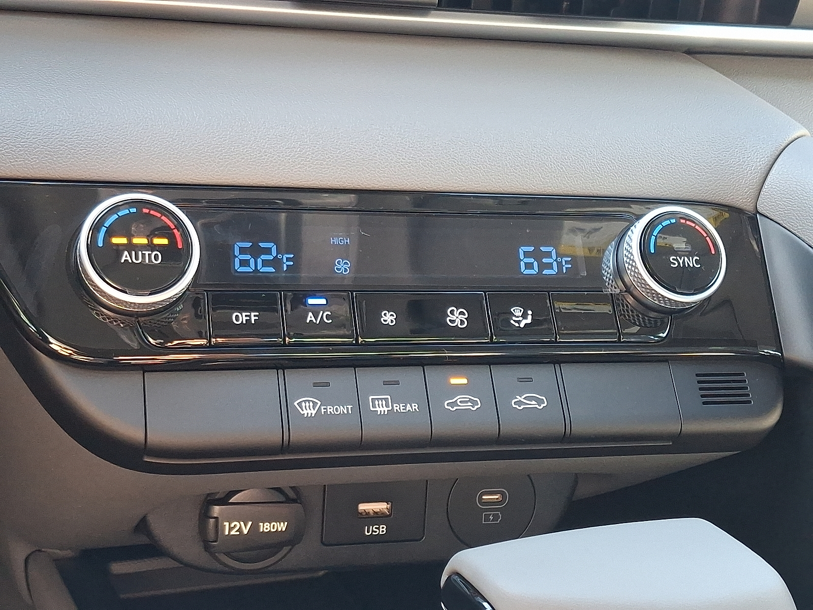 new 2025 Hyundai Elantra car, priced at $25,605