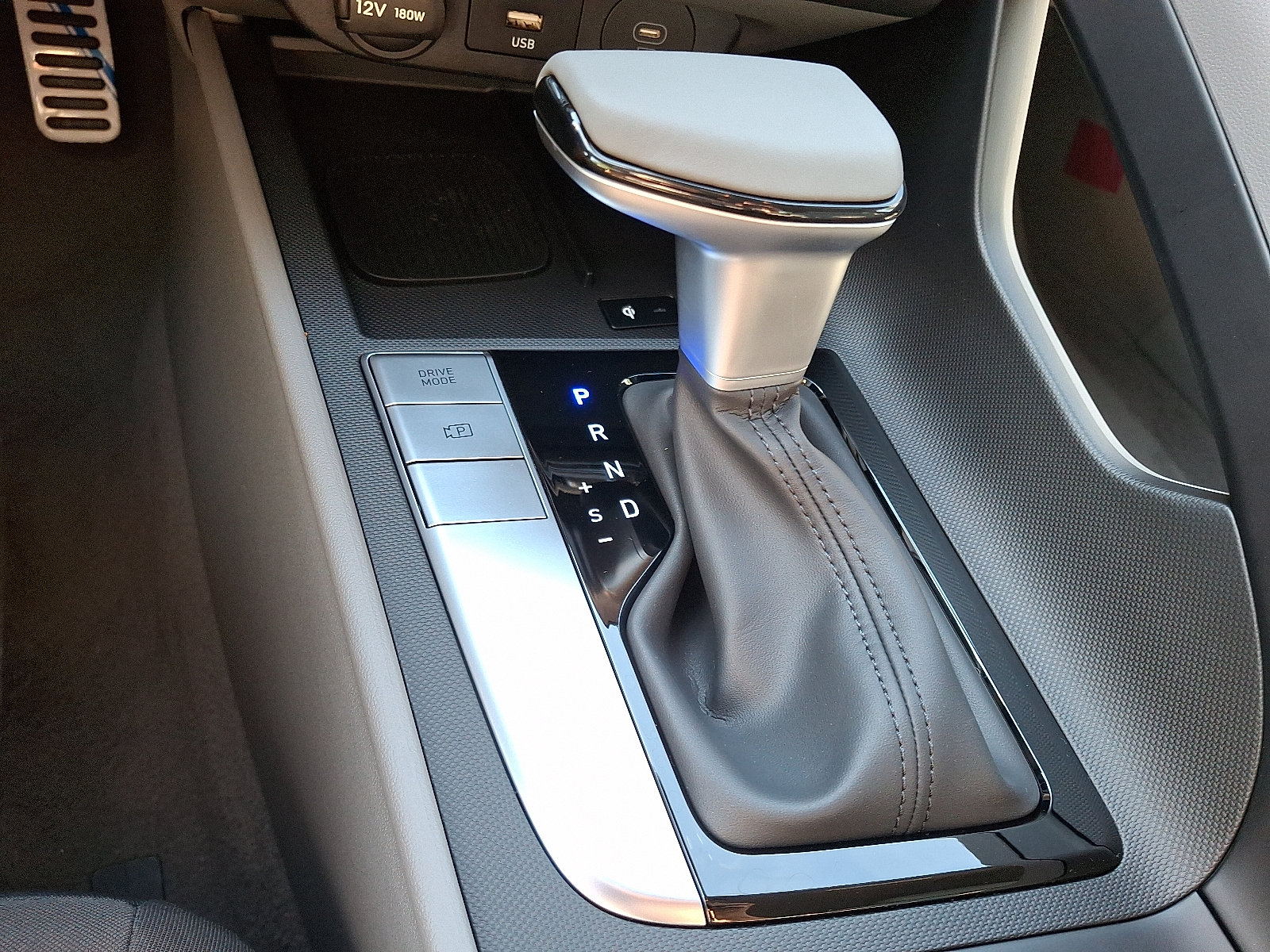 new 2025 Hyundai Elantra car, priced at $25,605