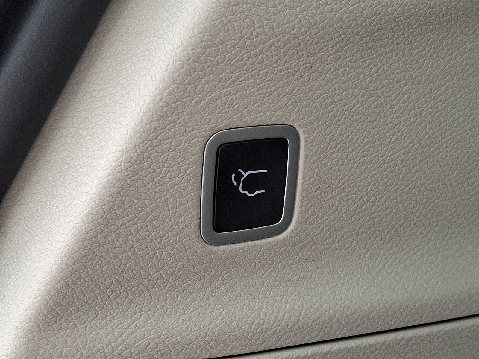 used 2023 Chrysler Pacifica car, priced at $21,999