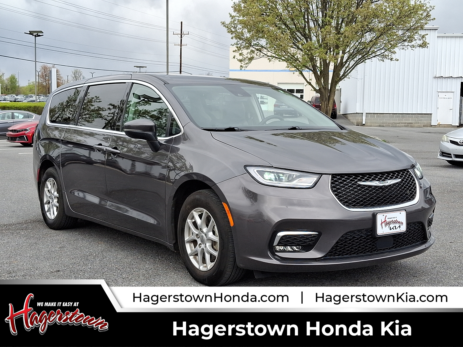 used 2023 Chrysler Pacifica car, priced at $21,999