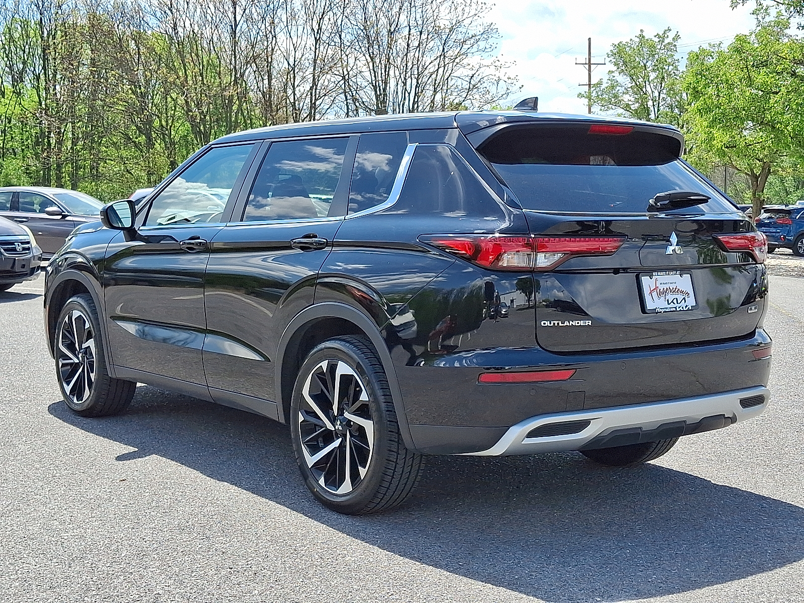 used 2023 Mitsubishi Outlander car, priced at $25,999