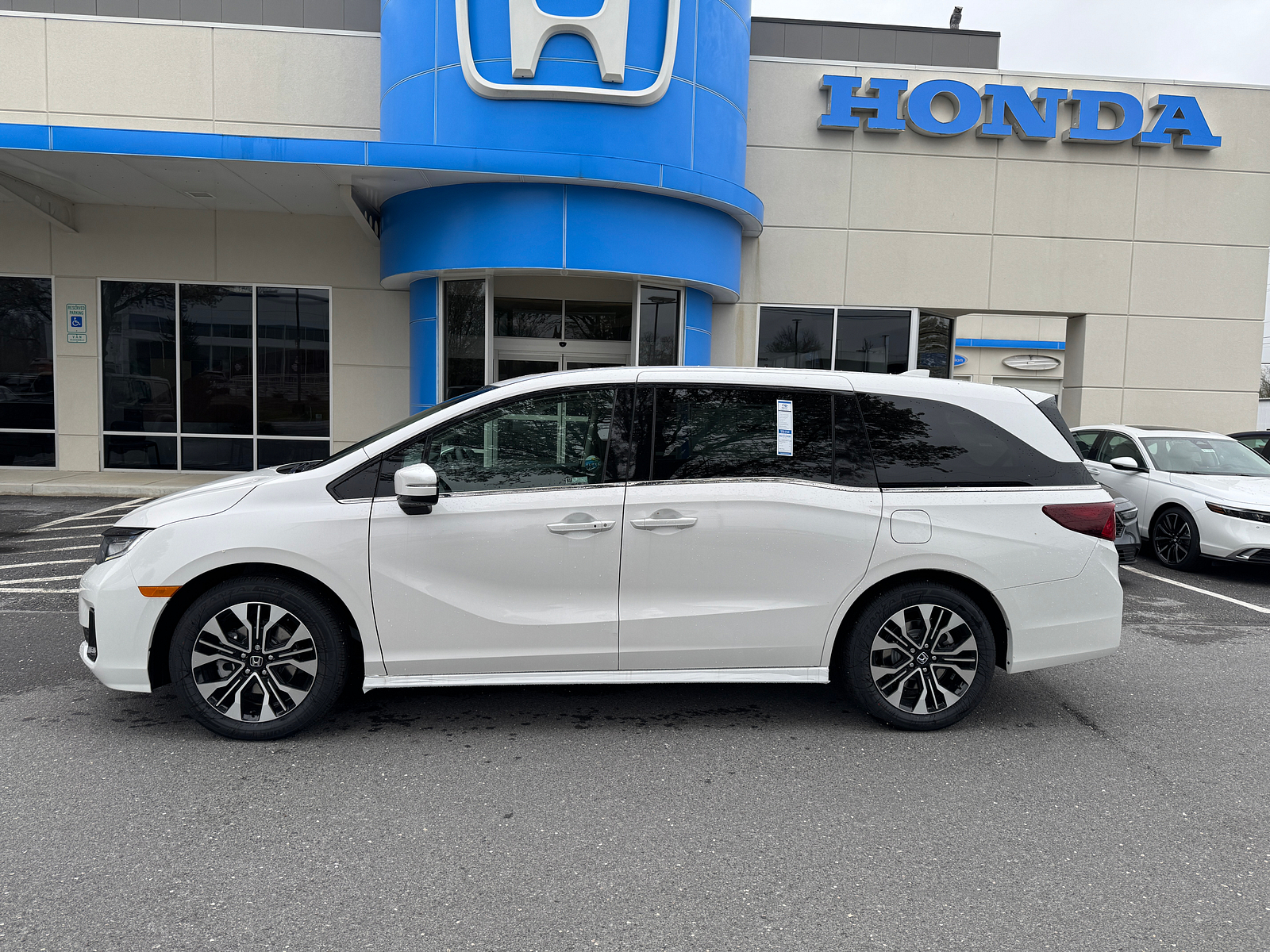new 2025 Honda Odyssey car, priced at $53,085