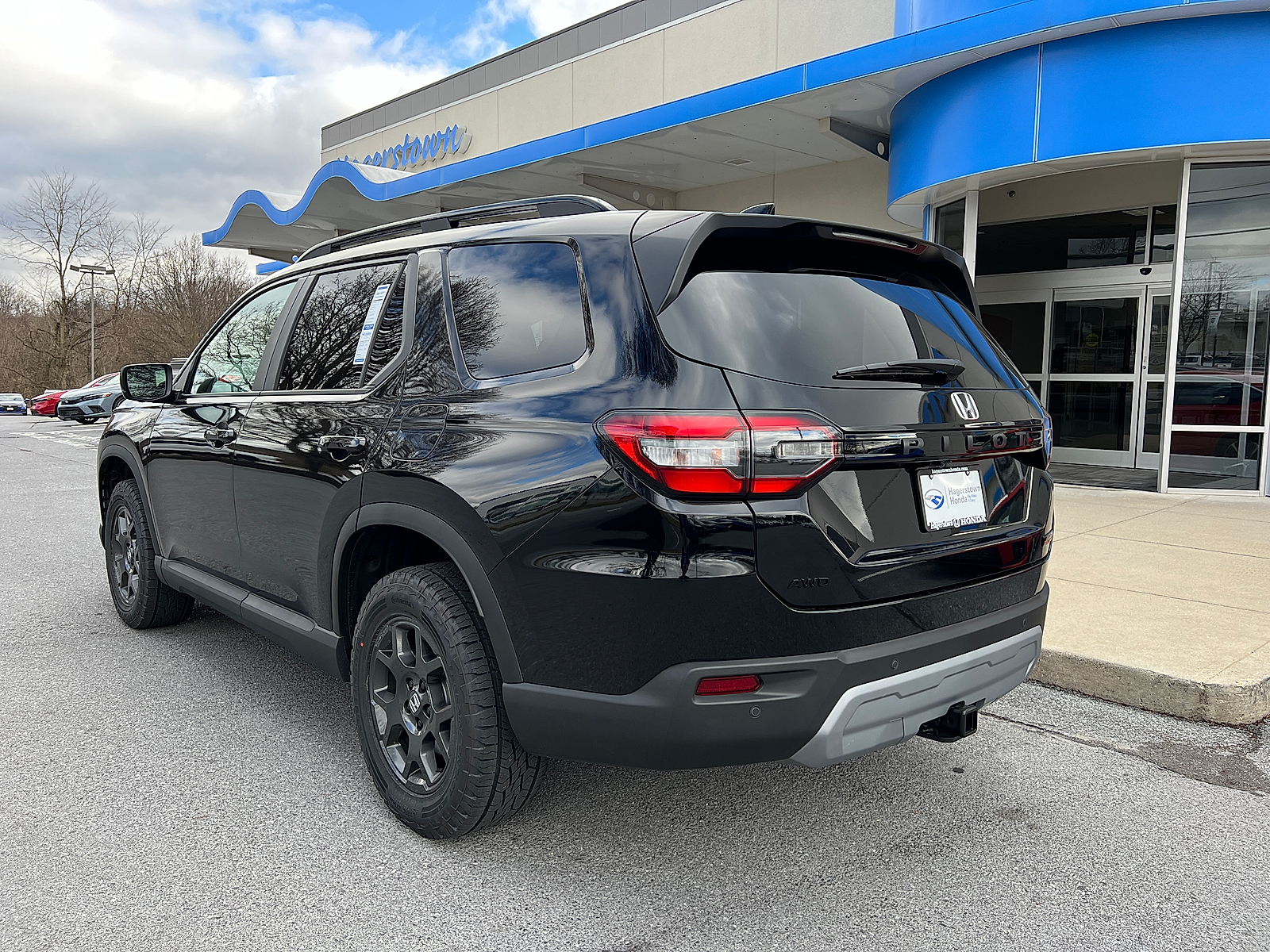 new 2025 Honda Pilot car, priced at $50,850